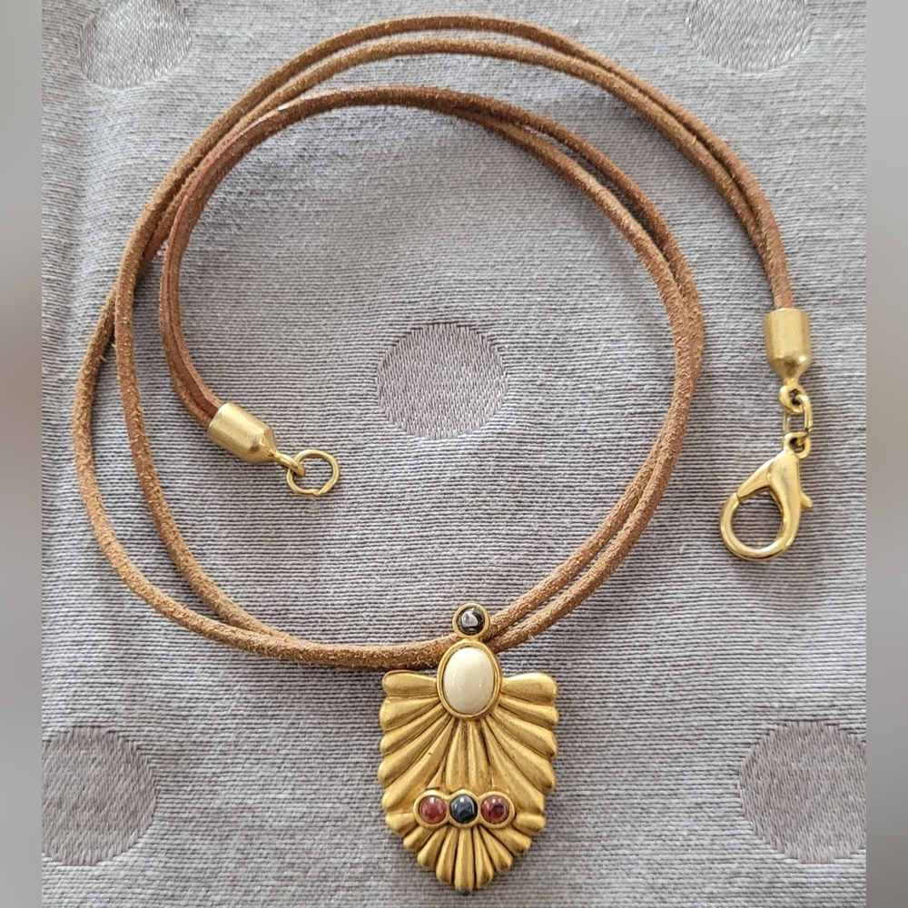 Gold and Brown Pendant Necklace